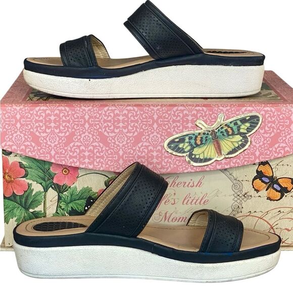 Womens Slide Cushioned Sandals Rubber Soles US Size 6.5 Euro Size 37 - Picture 1 of 7